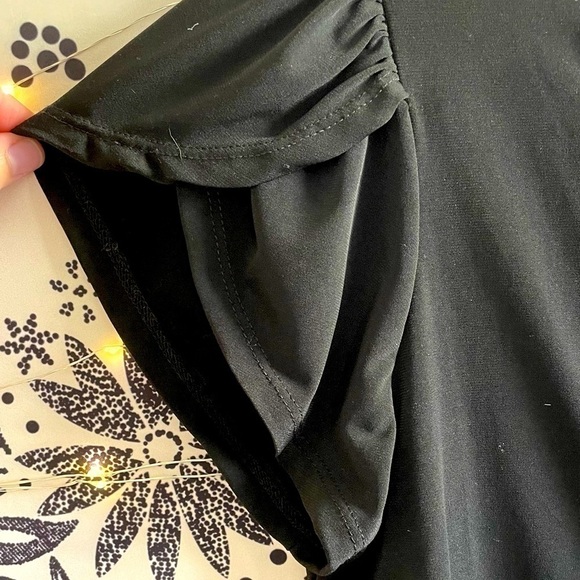 Black flutter sleeve top - Picture 6 of 6